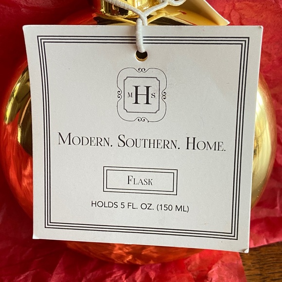 NWT- 2 GOLD PLATED LUXURY FLASKS (2) - Picture 9 of 14